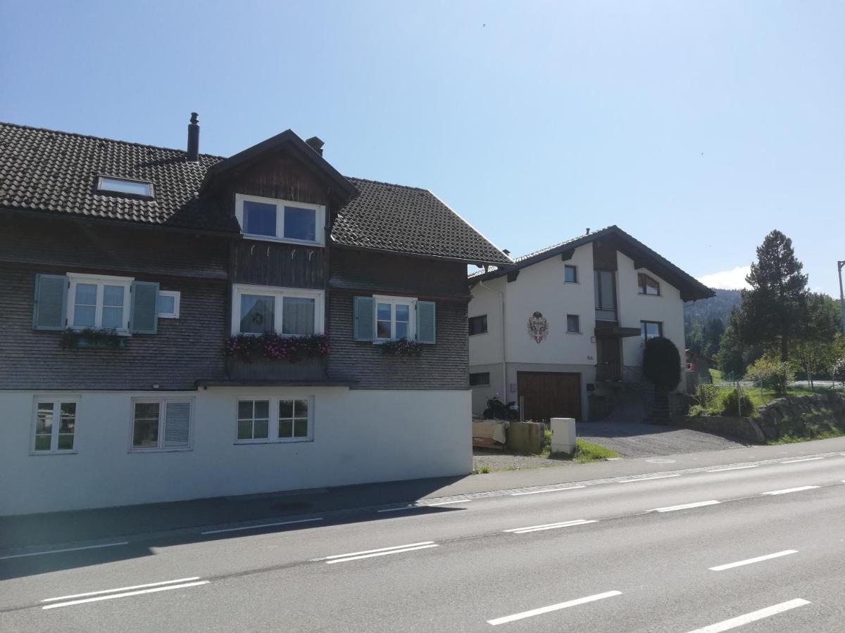 Gemuetliche Wohnung In Einfamilienhaus Alberschwende Exterior foto